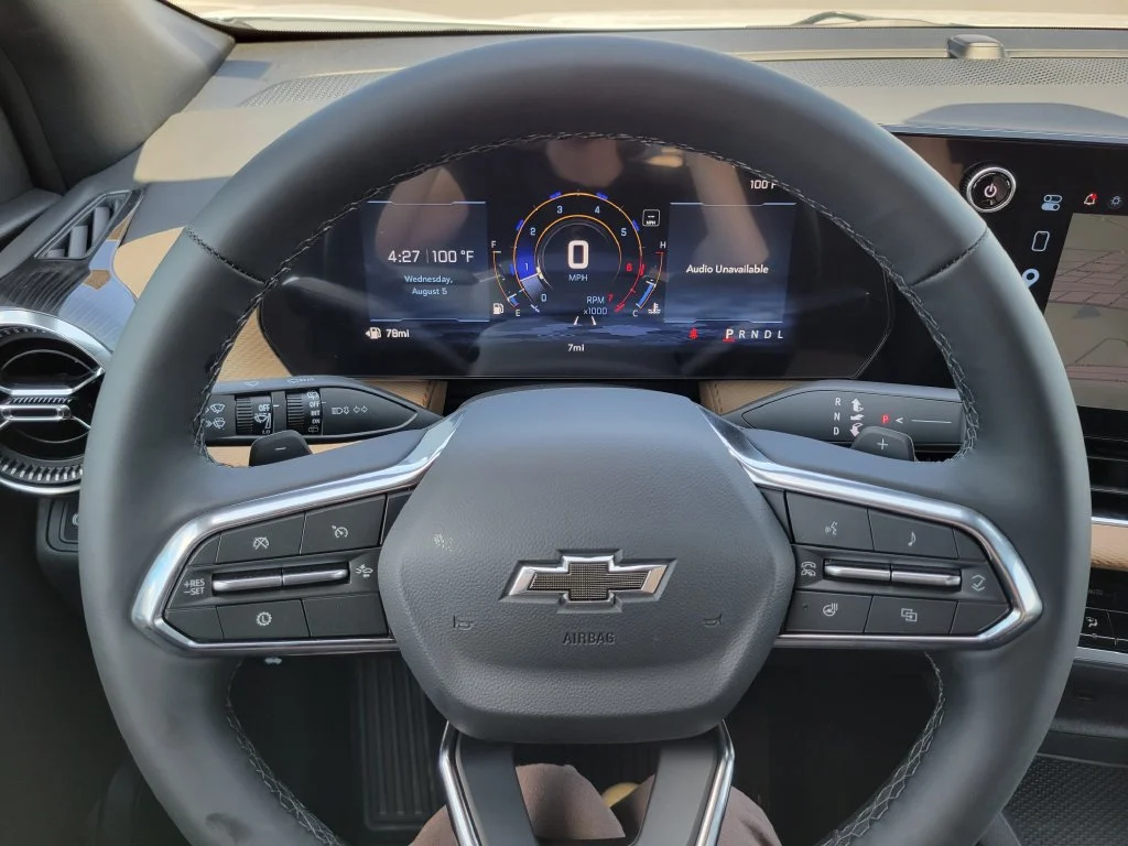 New 2027 Polar White Tricoat Chevrolet ACTIV image 32