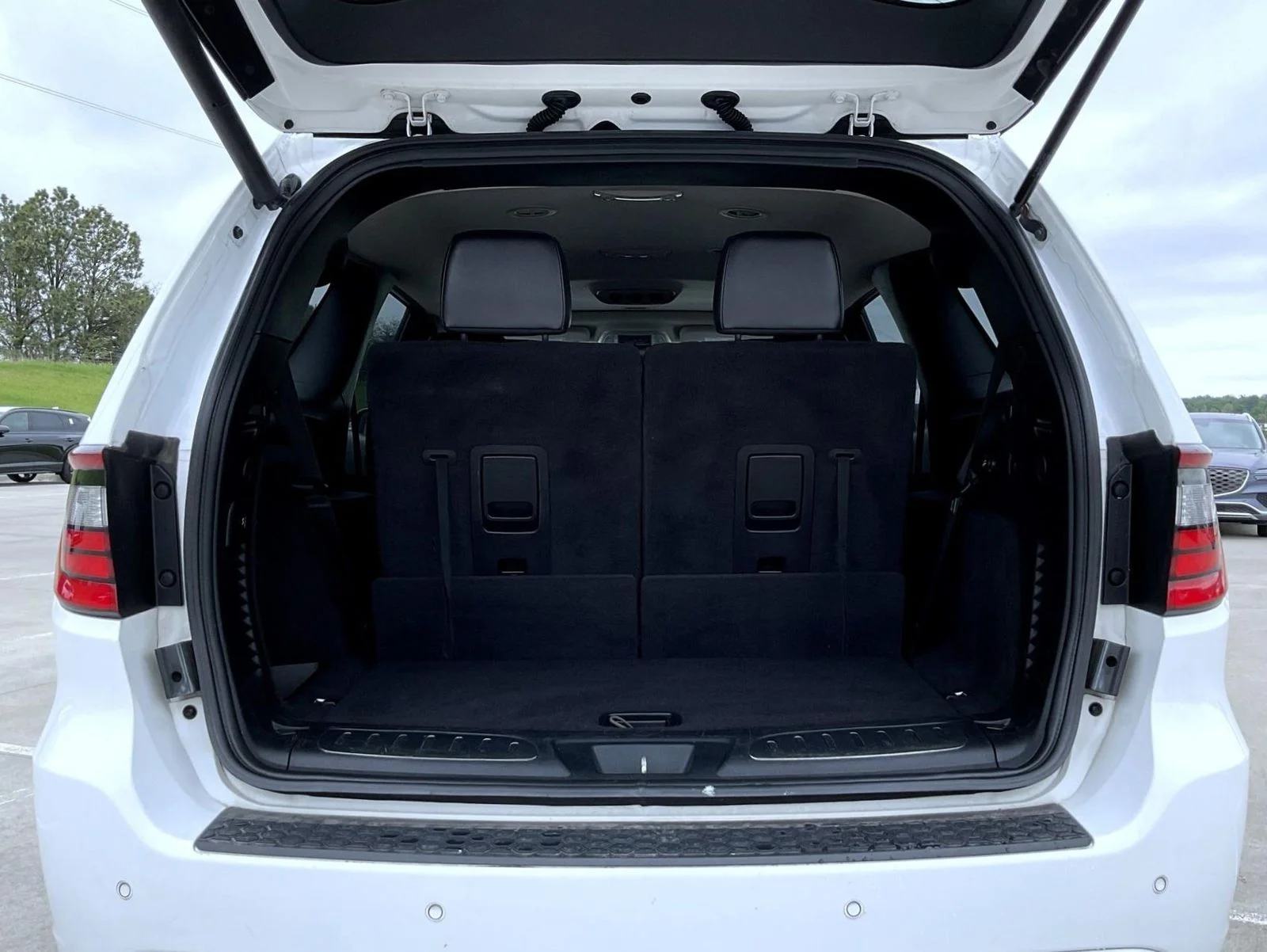 Used 2016 White Dodge Citadel image 24