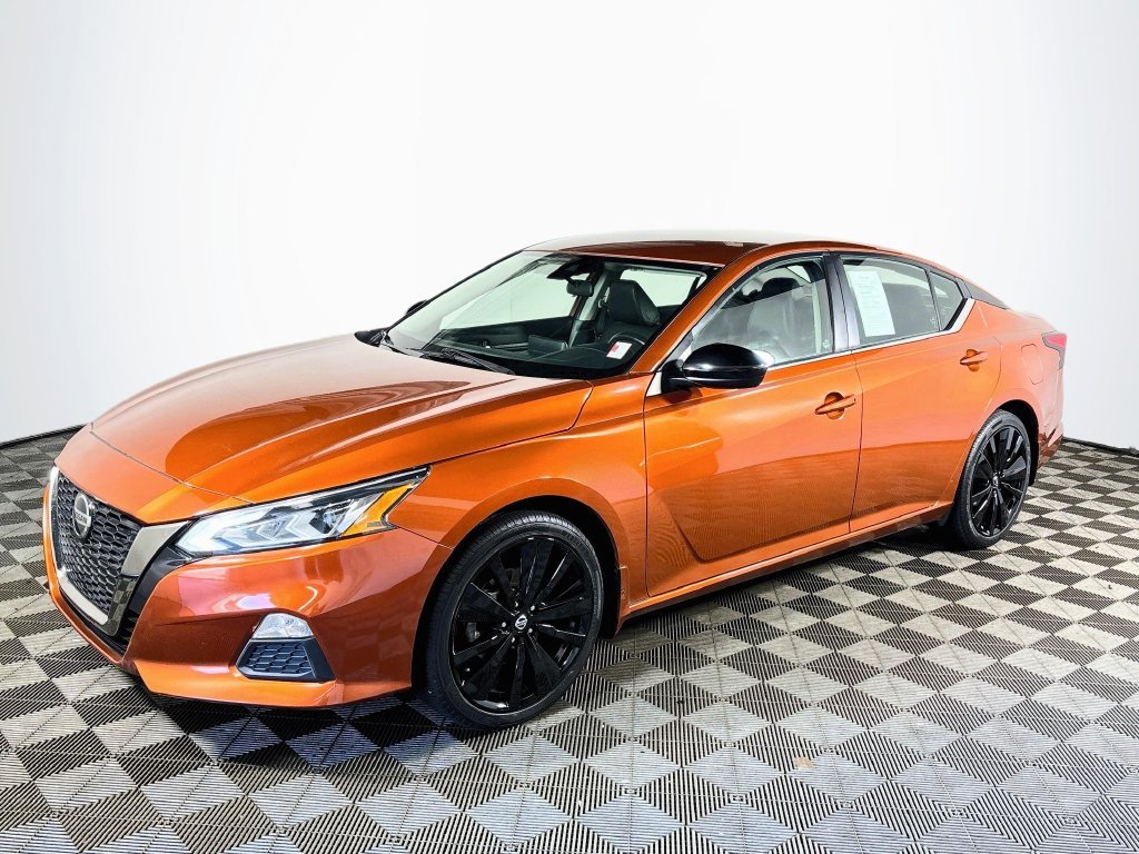 Used 2022 Sunset Nissan 2.5 SR image 2