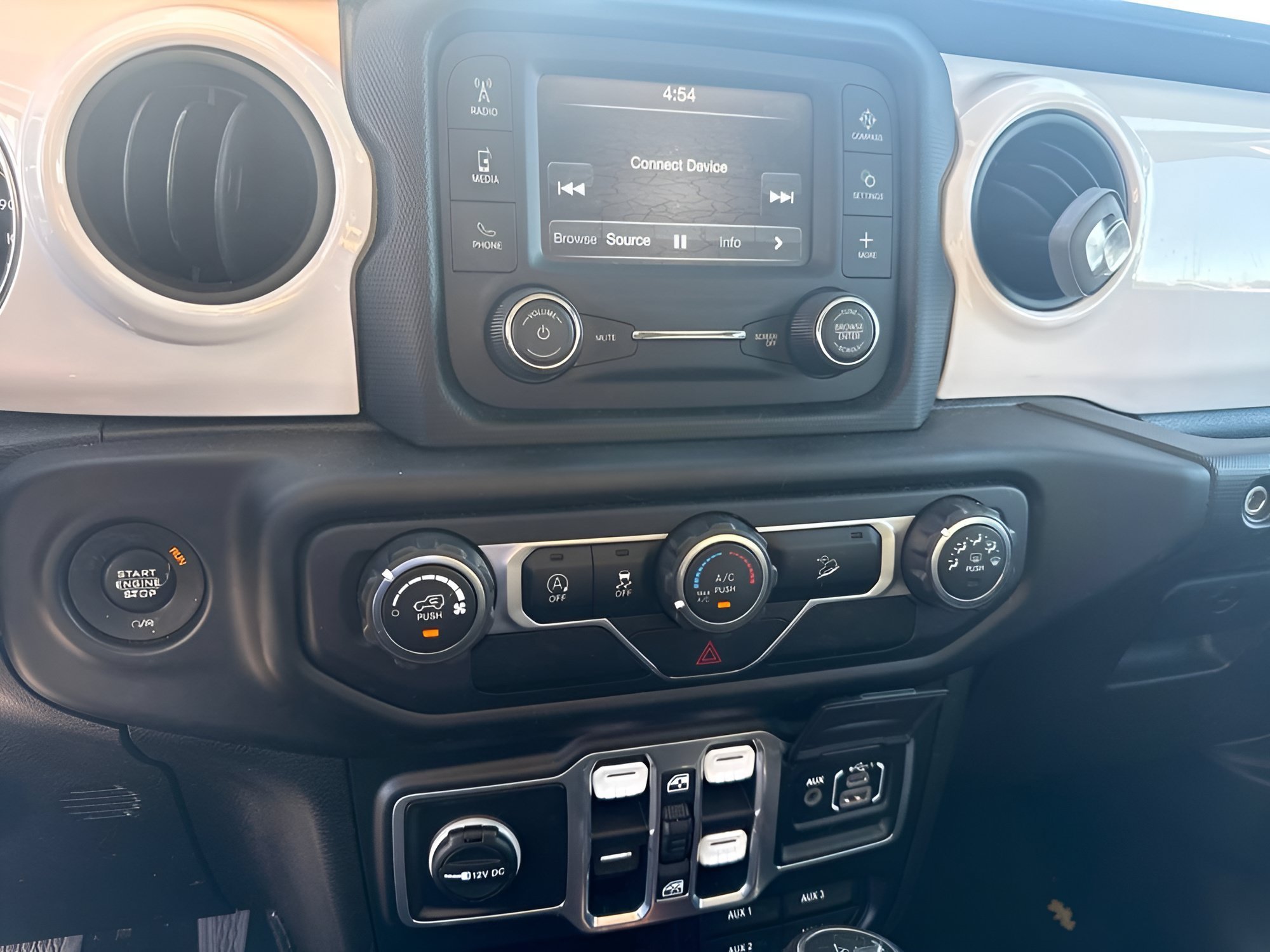 Used 2018 Billet Silver Metallic Clearcoat Jeep Unlimited Sport S image 22