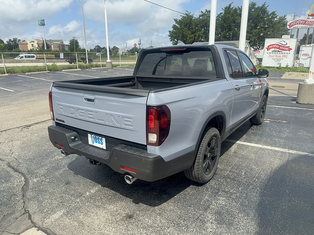 New 2026 Sonic Gray Pearl Honda Black Edition image 5