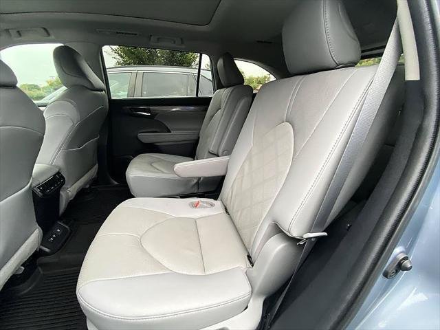 Certified Used 2021 MOON DUST Toyota  image 12