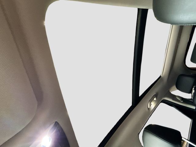 Used 2023  Kia X-Line S image 23