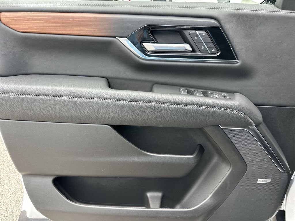 2025 GMC Yukon XL Denali - Photo 22