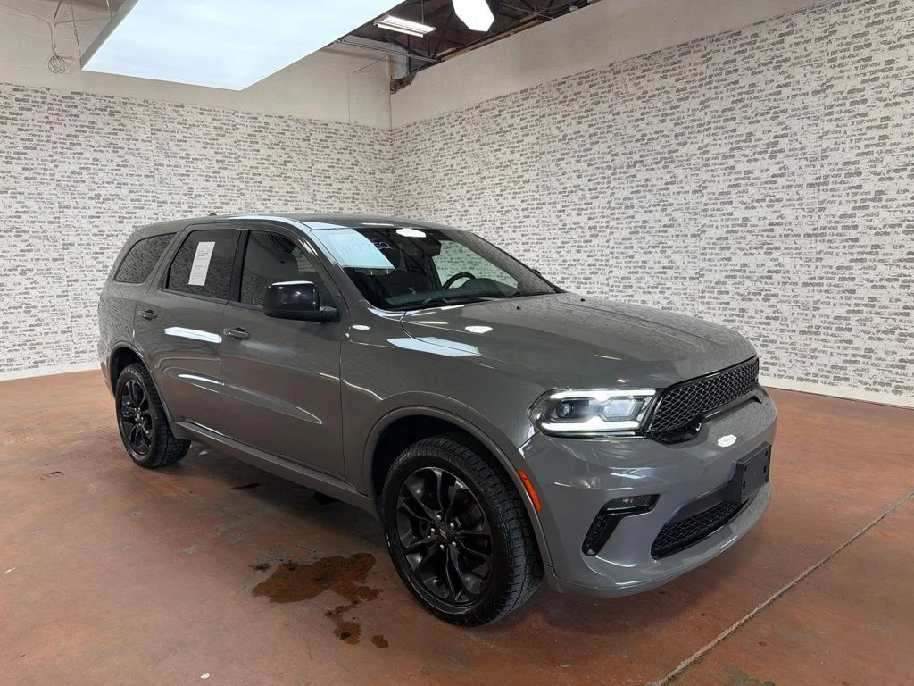 Used 2021 Destroyer Gray Clearcoat Dodge SXT Plus image 1