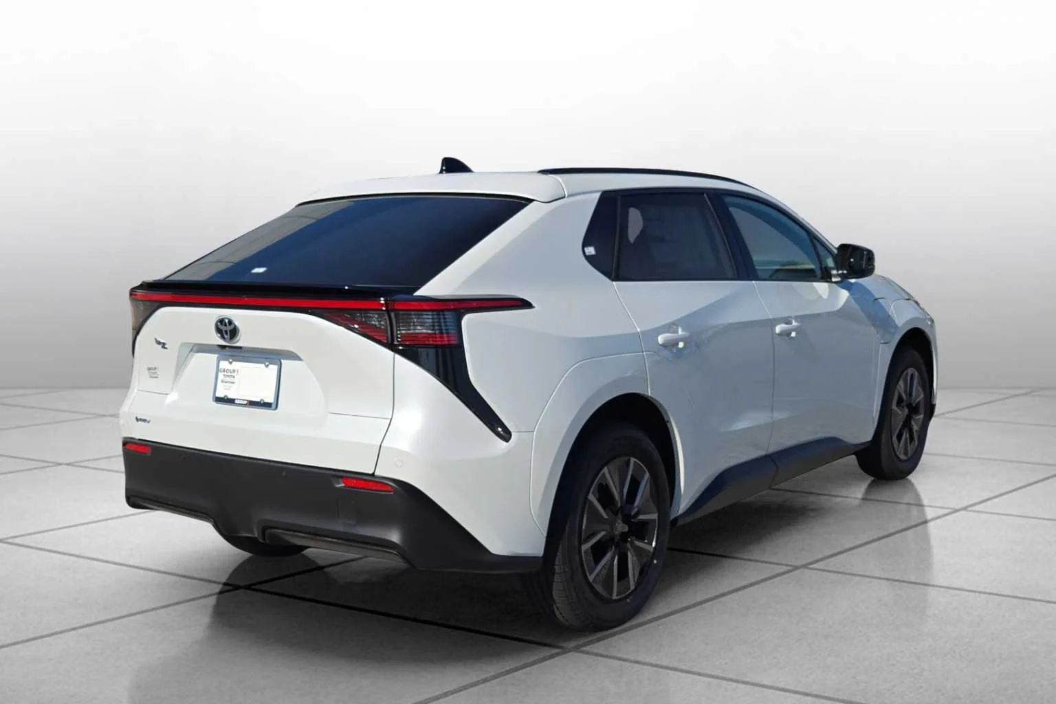 New 2026 Wind Chill Pearl Toyota XLE image 17