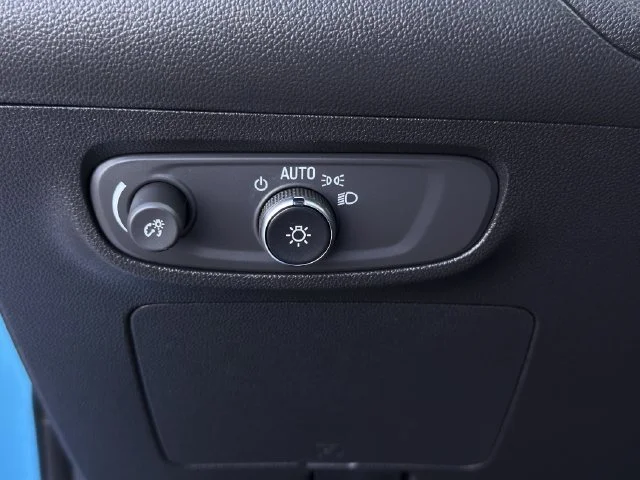 Used 2025 Aquamarine Blue Metallic Buick Sport Touring image 21