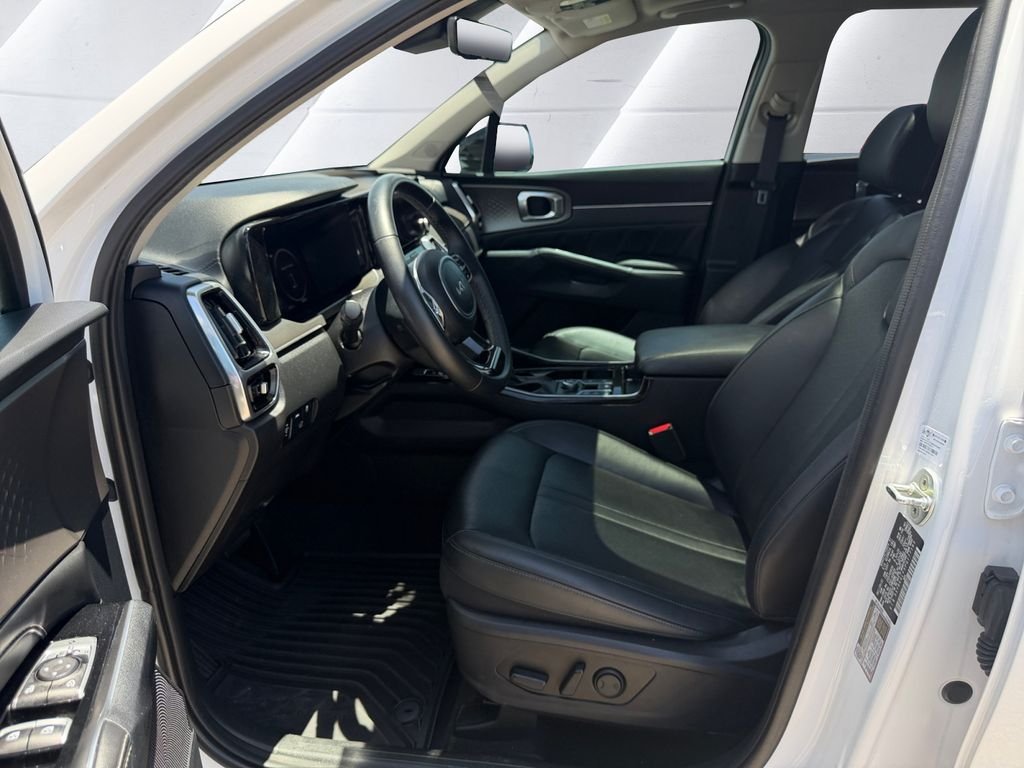 Used 2023 White Kia SX image 7