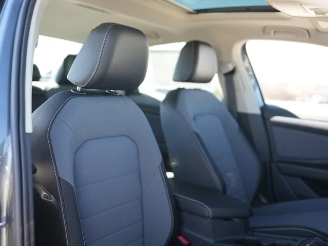 New 2026 Platinum Gray Metallic Volkswagen 1.5T SE image 22