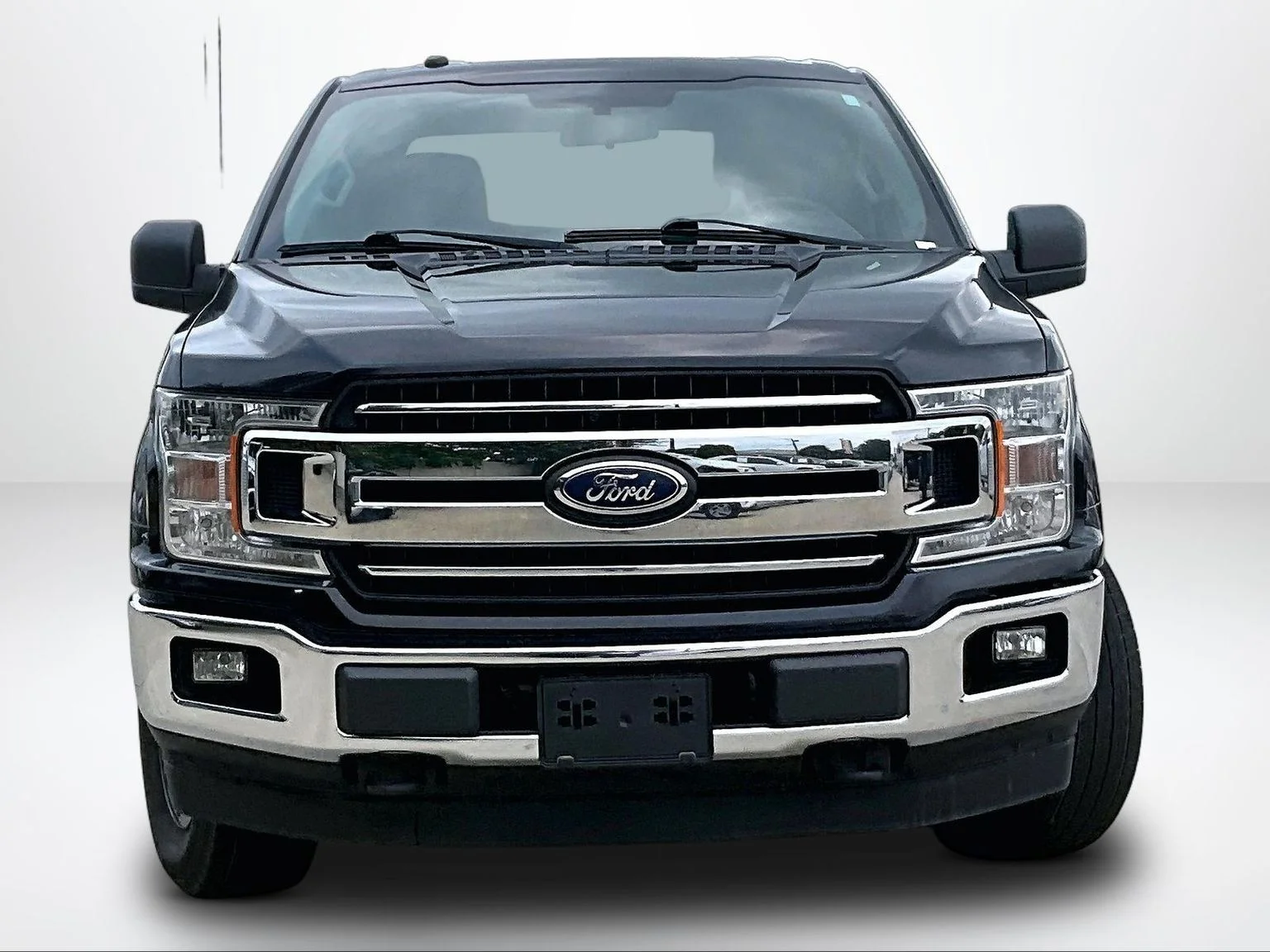 Used 2018 Black Ford XLT image 4