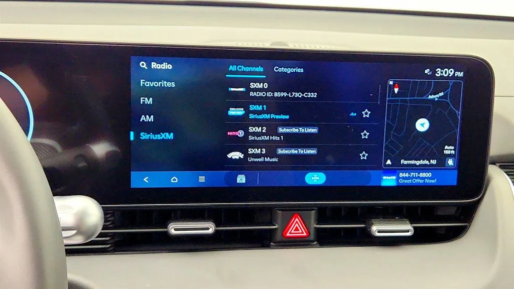 Used 2025 Lucid Blue Hyundai SE RWD image 17