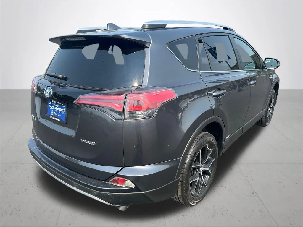Used 2018 Gray Toyota SE image 7