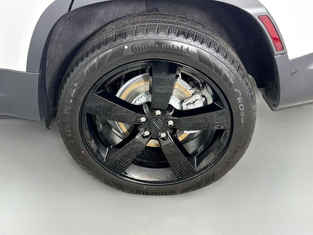 New 2026 Fuji White Land Rover S image 26