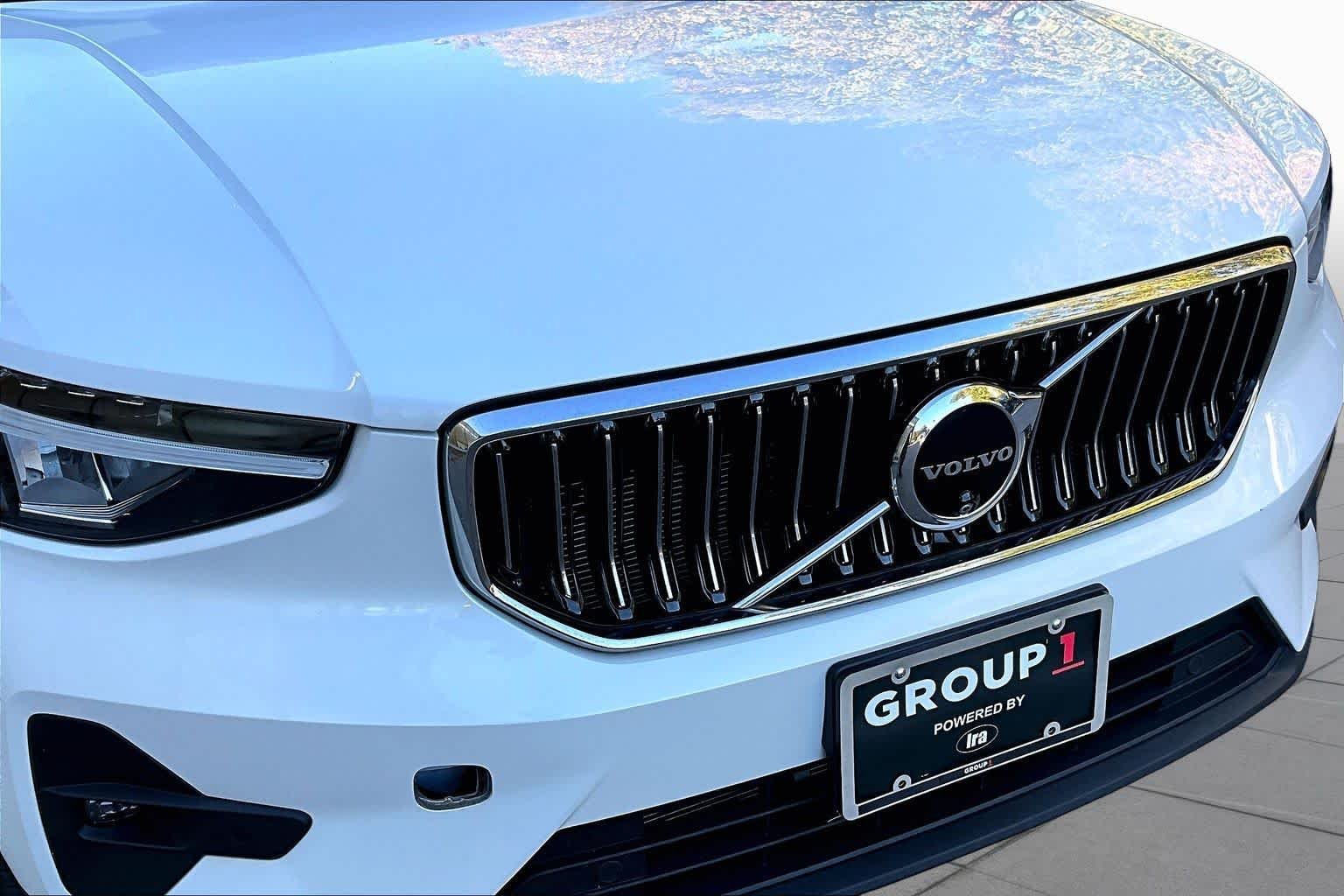 Used 2024 Crystal White Metallic Volvo Plus Bright Theme image 30