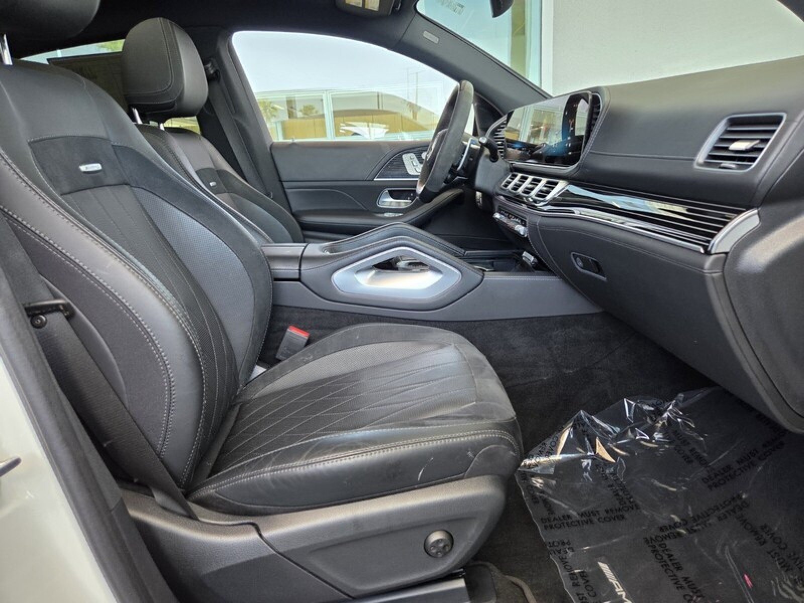 Certified Used 2024 MANUFAKTUR Diamond White Metallic Mercedes-Benz AMG® GLE 53 image 19