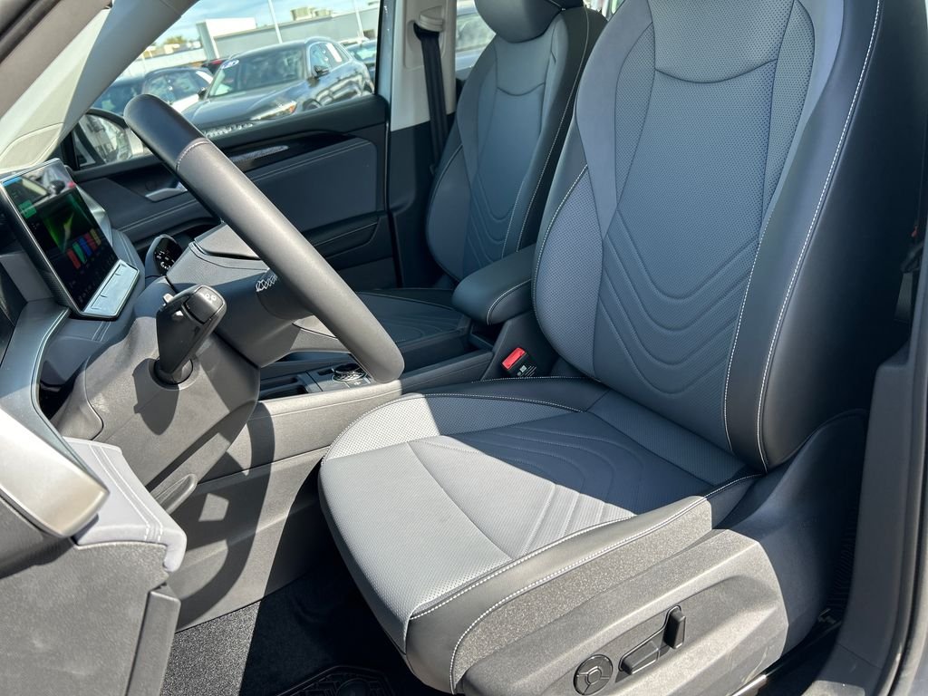 New 2026 Silver Volkswagen 2.0T SE image 9