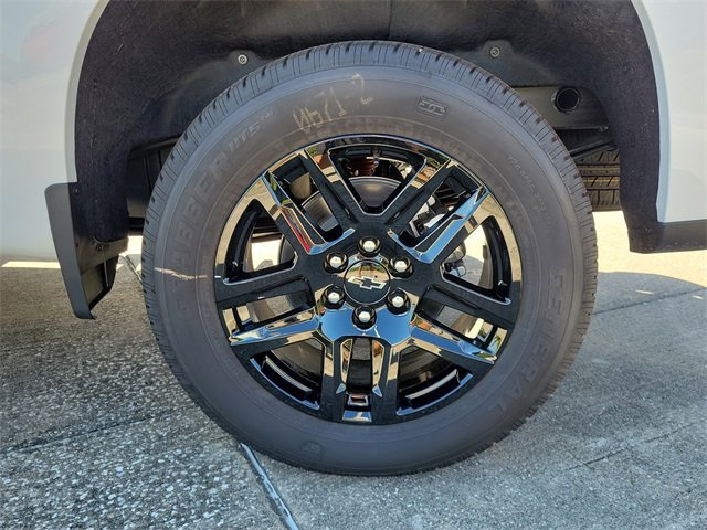 2026 Chevrolet Silverado 1500 Custom photo 2