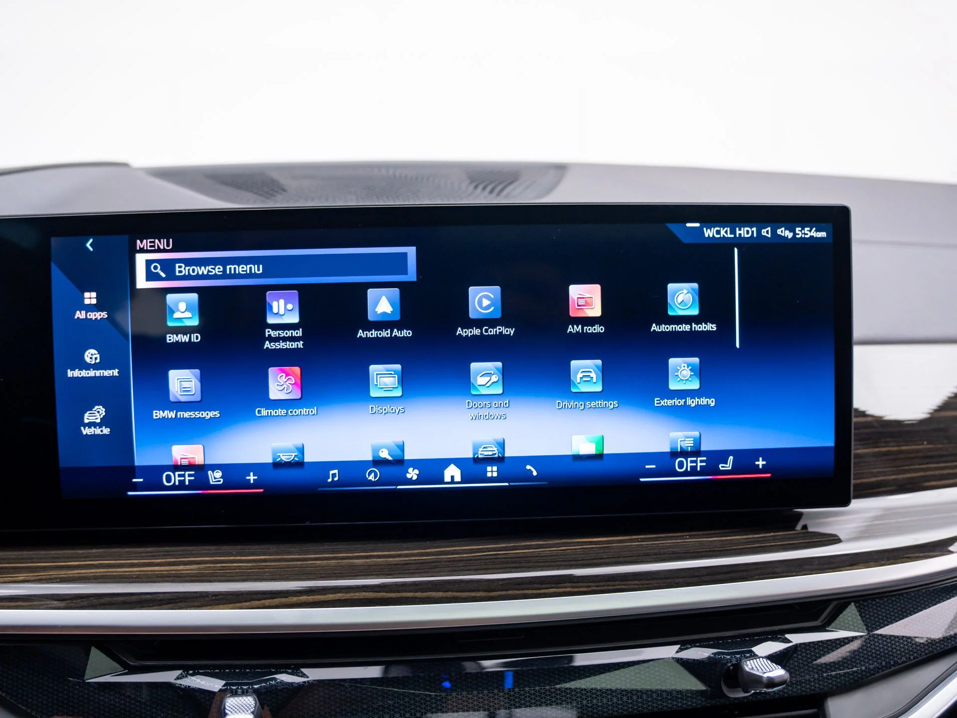 Used 2025 Black BMW xDrive40i image 27