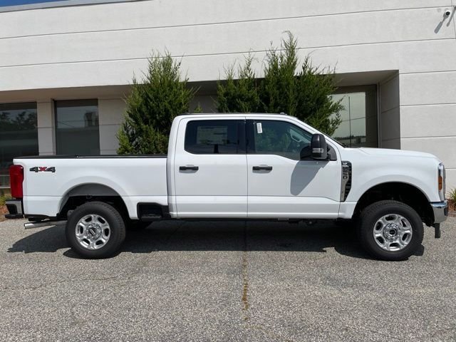 New 2026 Oxford White Ford F-250® XLT image 5