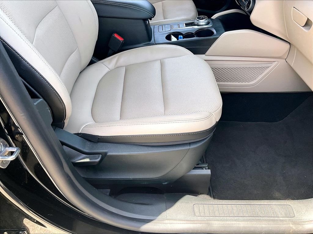 Used 2022 Agate Black Metallic Ford SEL image 35