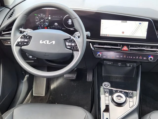 Used 2023 Gray Kia Wind image 27