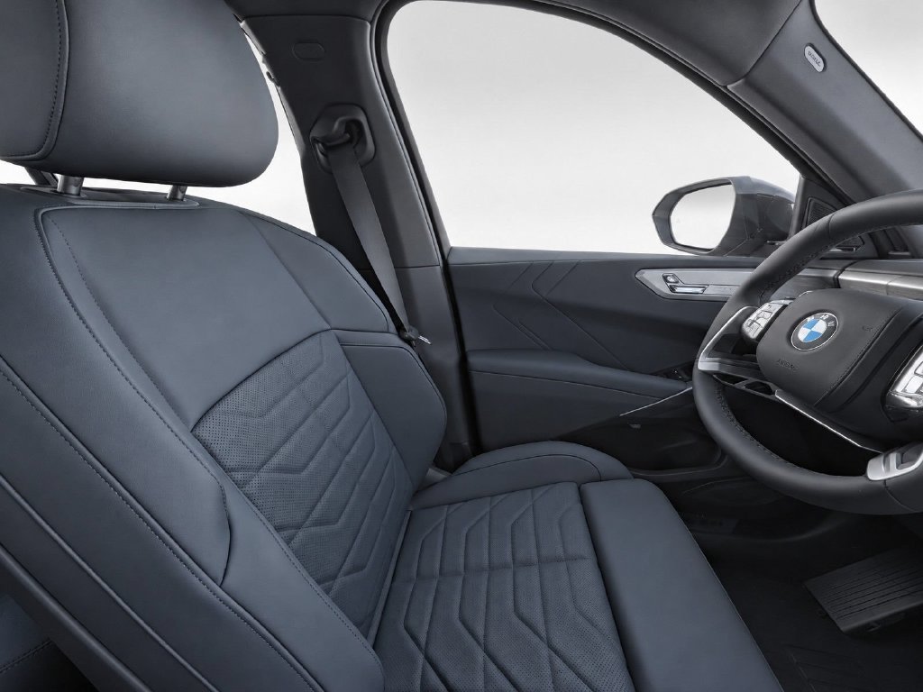 New 2027 Carbon Black Metallic BMW  image 27