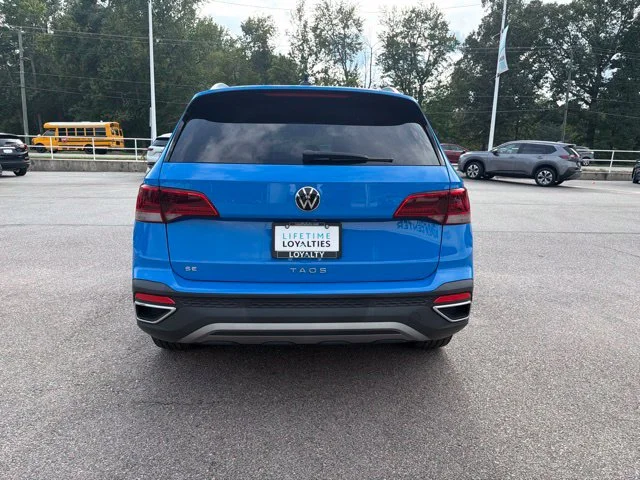 Used 2023 Blue Volkswagen 1.5T SE image 4