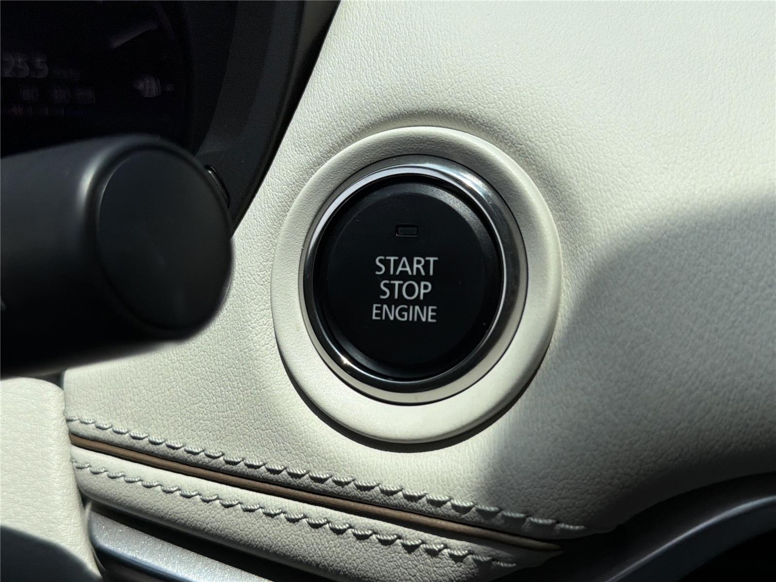 Used 2024 Rhodium White Premium Mazda 3.3 Turbo Premium Plus image 7