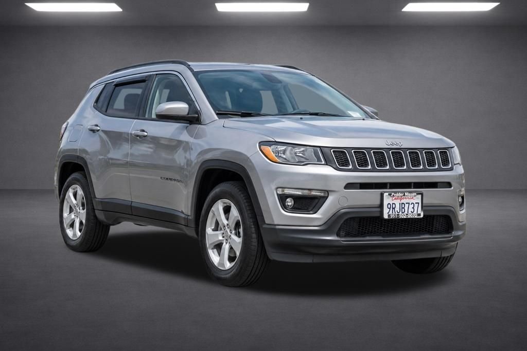 Used 2019 Gray Jeep Latitude image 27