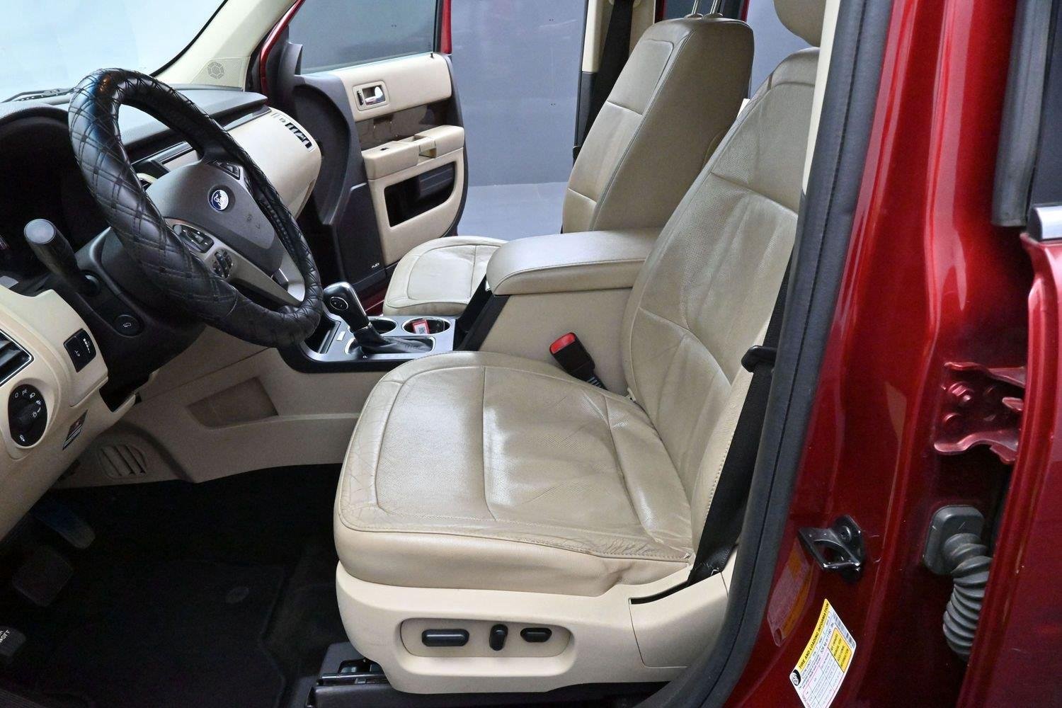Used 2014 Ruby Red Metallic Tinted Clearcoat Ford Limited image 13
