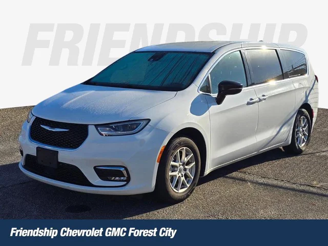 2025 Chrysler Pacifica Select