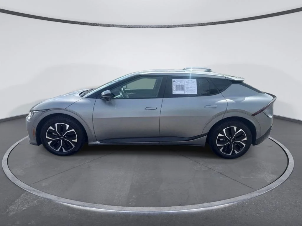 Used 2024 Gray Kia GT-Line image 4