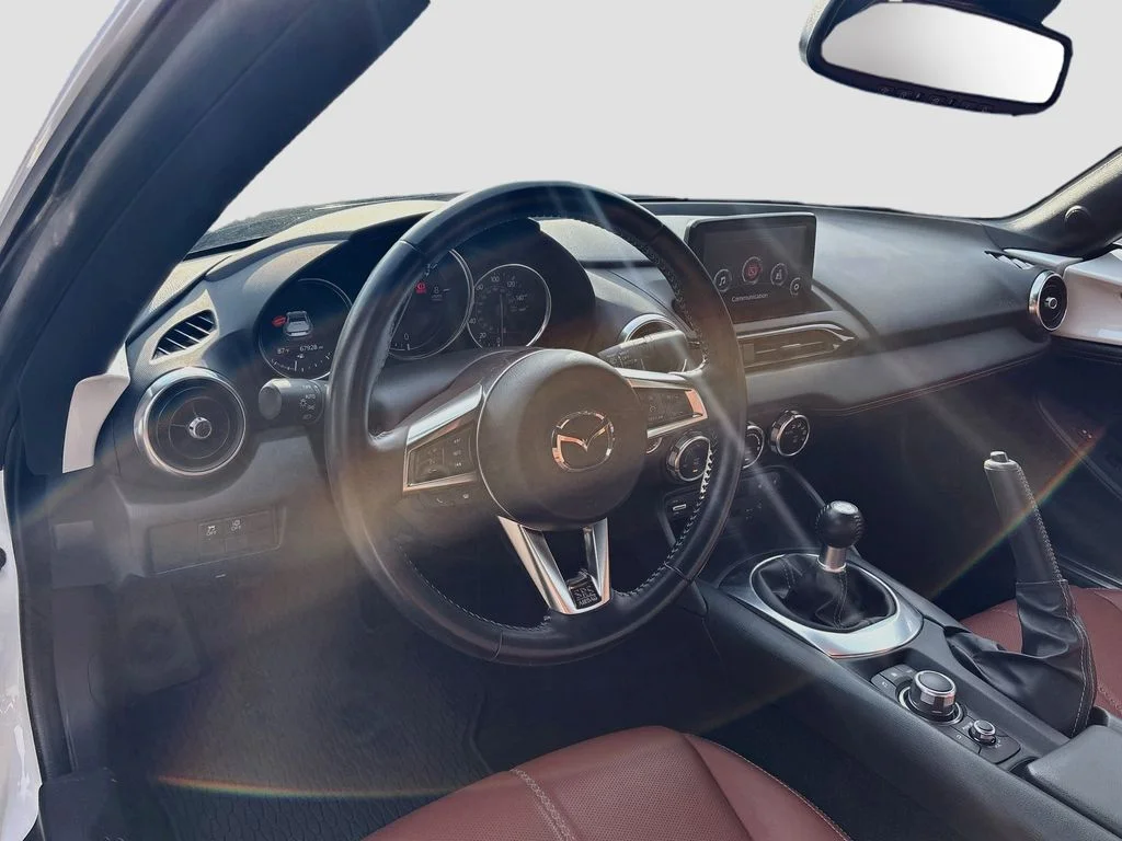 Certified Used 2022 Snowflake White Pearl Mazda Grand Touring image 9