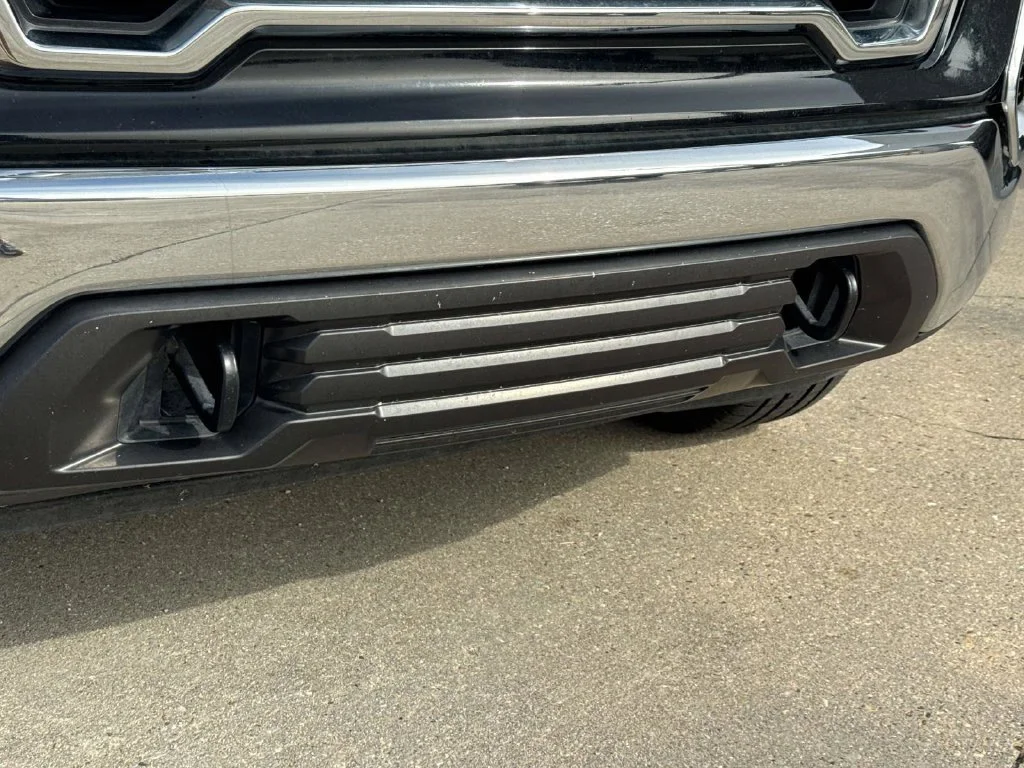 Used 2019 Black GMC SLT image 7