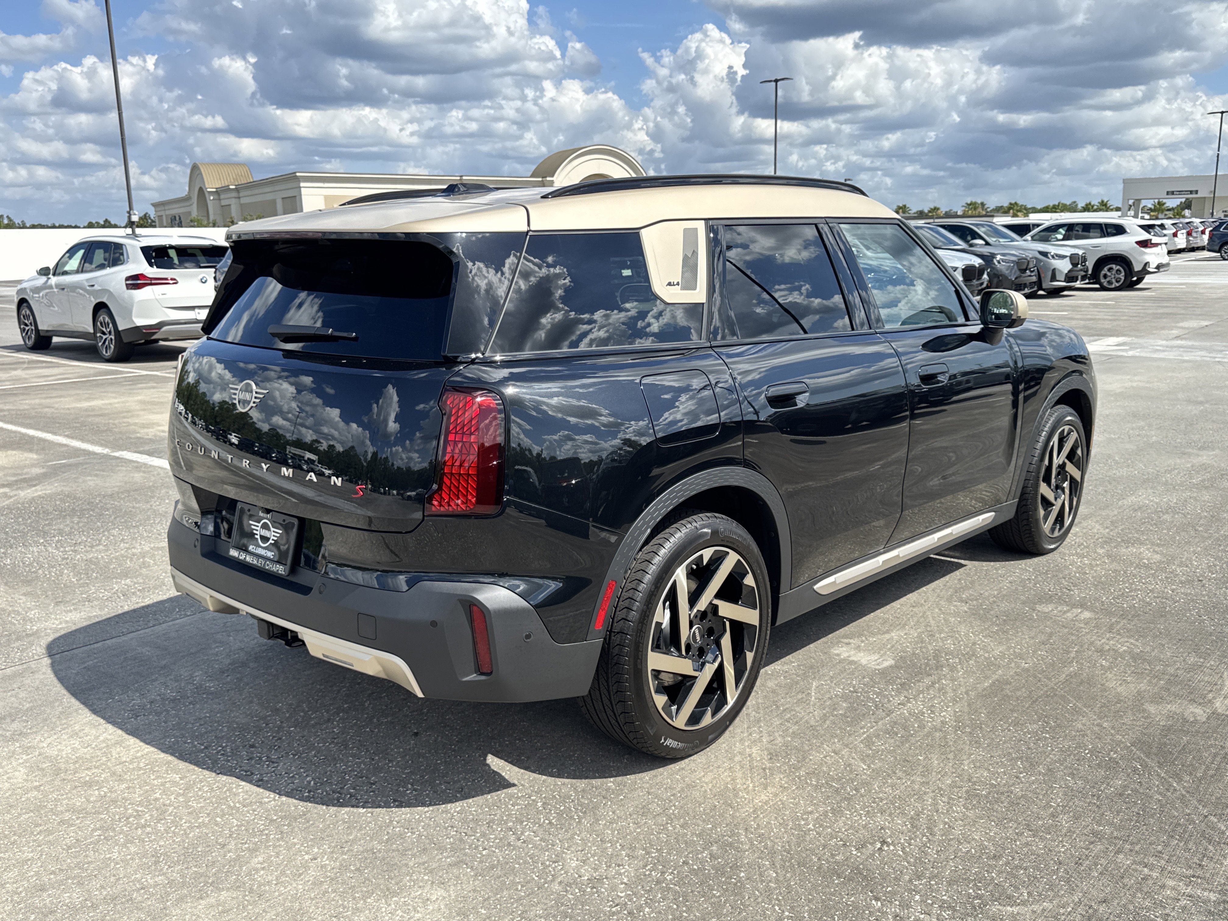 New 2027 Midnight Black MINI Iconic image 7