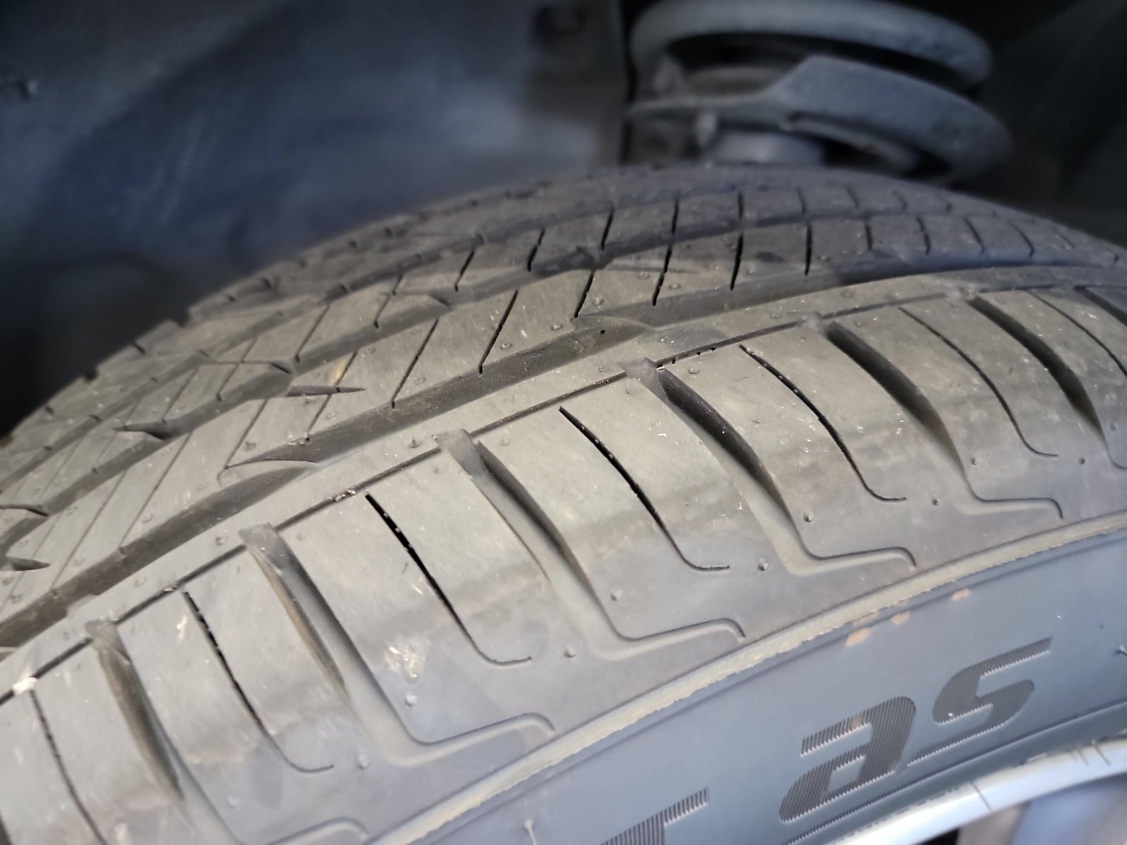 Used 2020 Diamond Black Crystal Pearlcoat Jeep Limited image 30