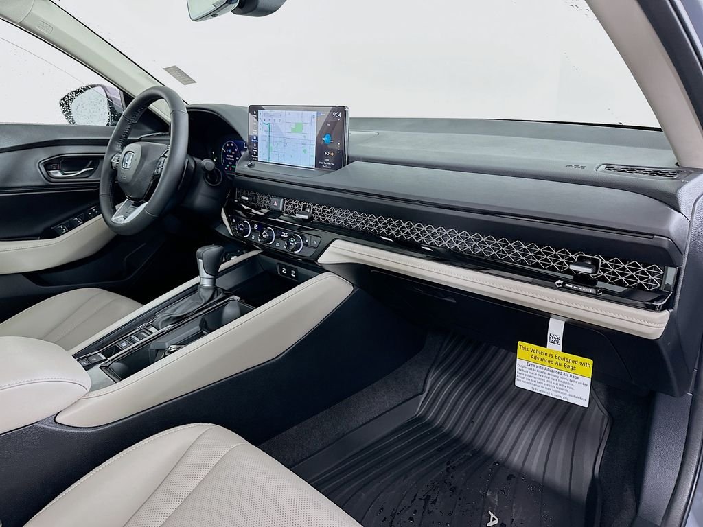 New 2026 Urban Gray Pearl Honda Touring image 30