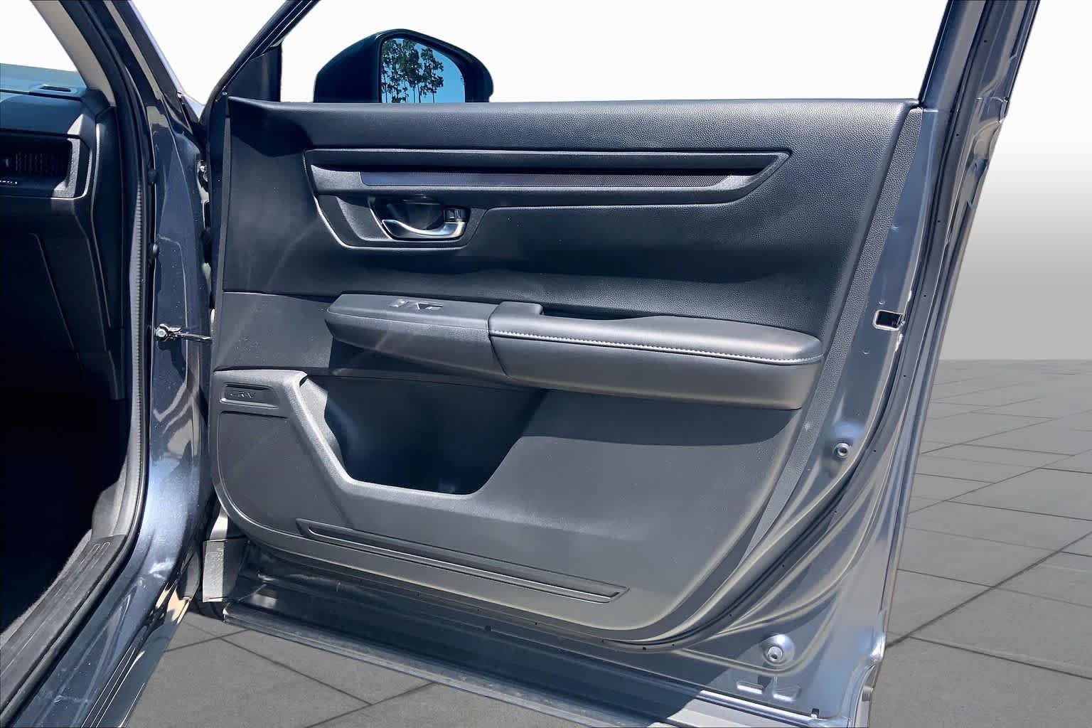 Used 2025 Meteorite Gray Metallic Honda EX image 22