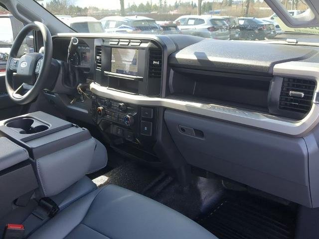 2024 Ford F-450 Super Duty Chassis Cab XL - Photo 26