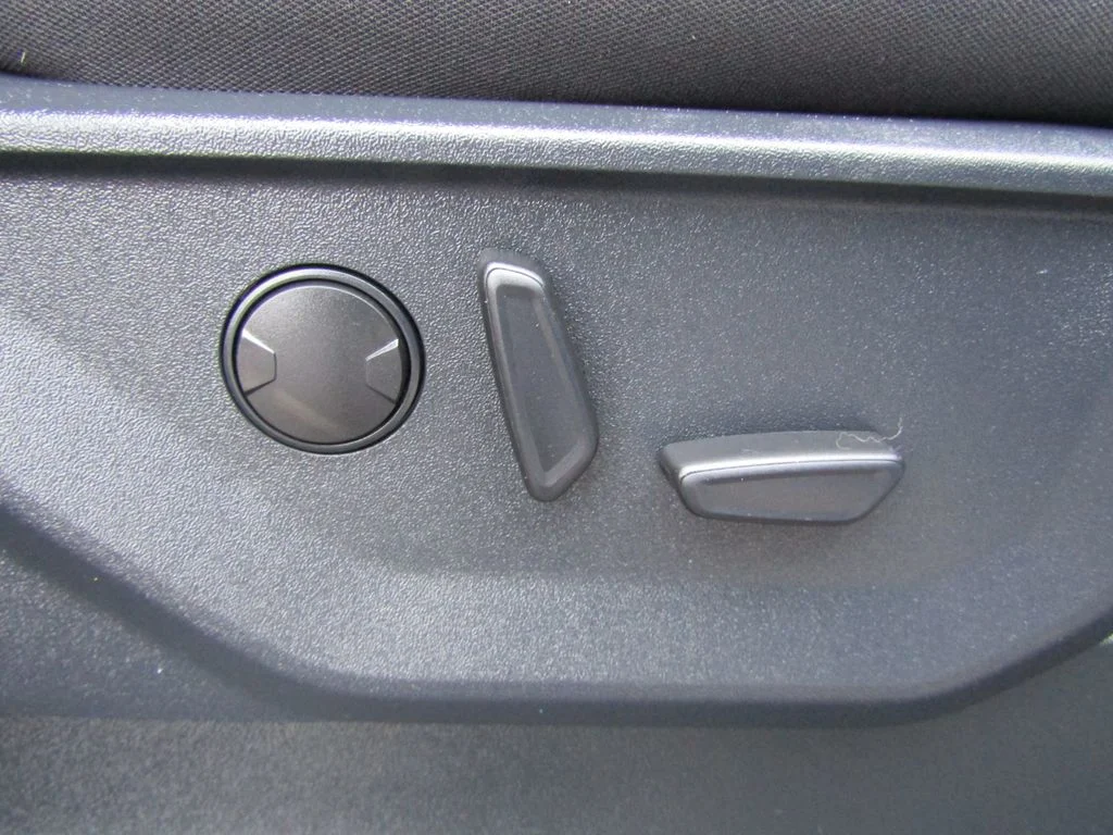 Used 2023 Oxford White Ford XLT image 42