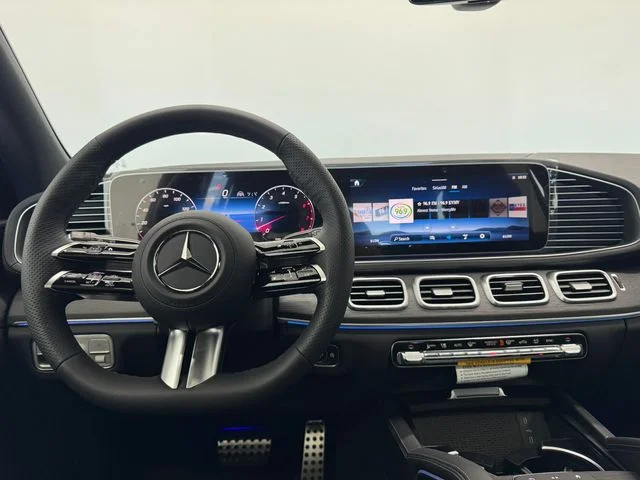 New 2026 Moonlight White Magno Mercedes-Benz GLS 450 image 3