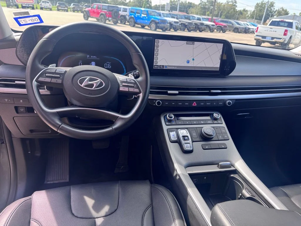 Used 2025 Gray Hyundai SEL image 13