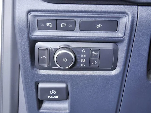 Used 2022 Silver Ford XLT image 26