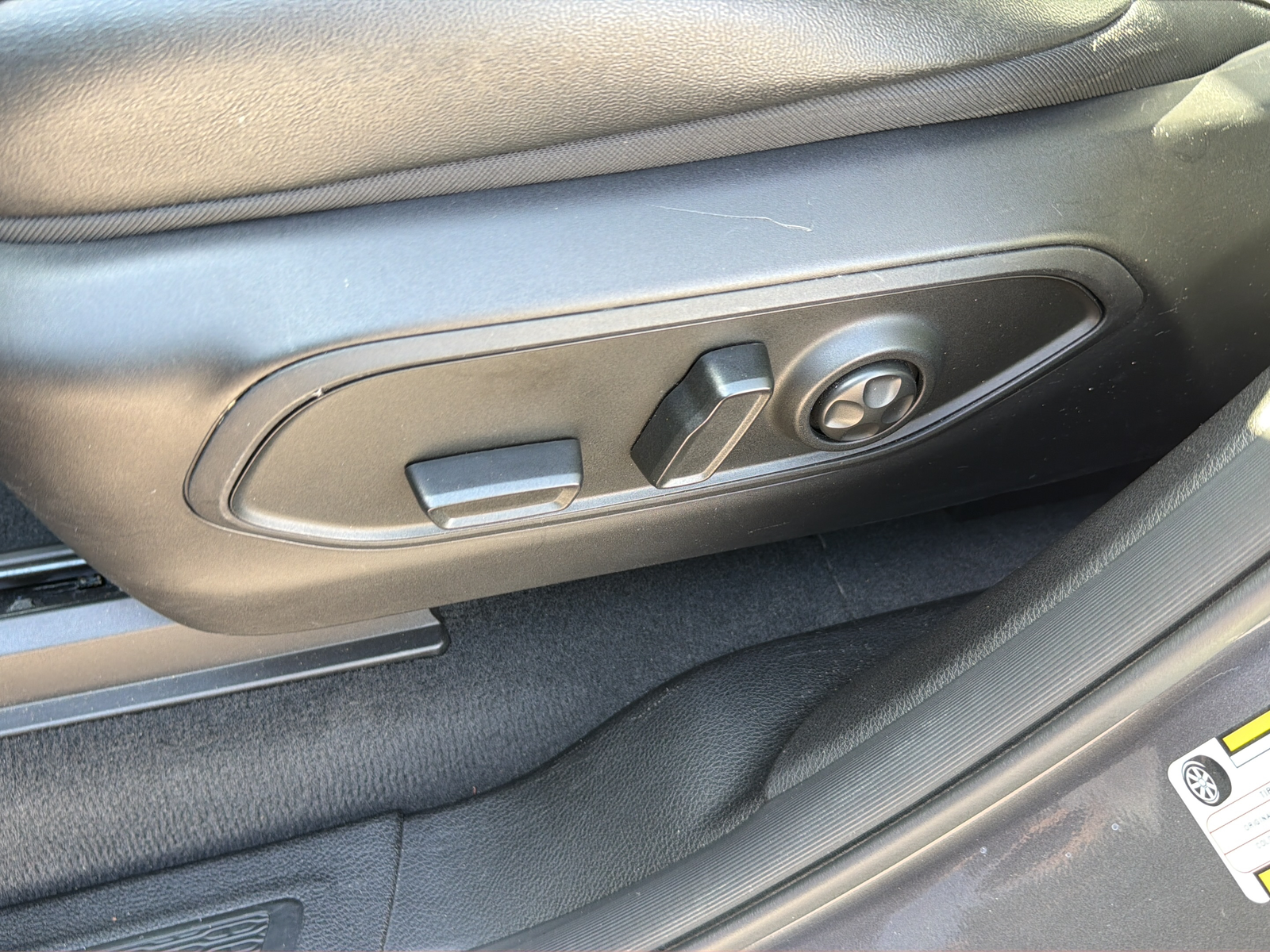 Used 2024 Gray Jeep 4xe image 30