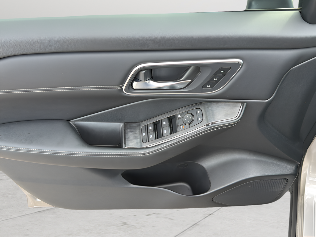 New 2026 Silver Nissan Platinum image 29