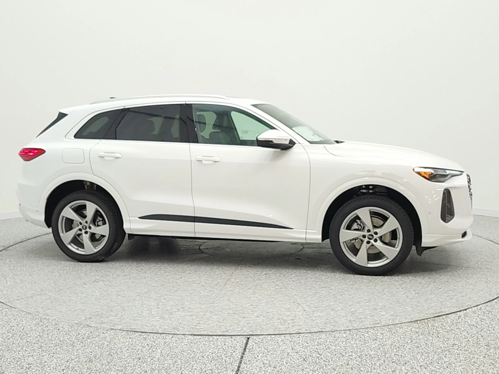 New 2026 Arkona White Audi Premium Plus 2.0 TFSI quattro image 4