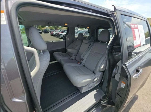 Used 2019 Gray Toyota XLE image 8