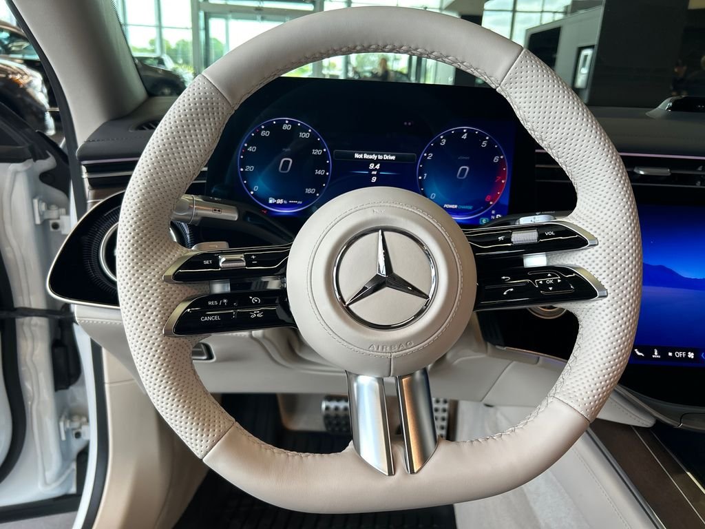 New 2027 MANUFAKTUR Moonlight White Metallic Mercedes-Benz S 580 image 14