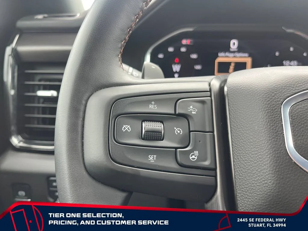 Used 2025 Summit White GMC AT4 image 25