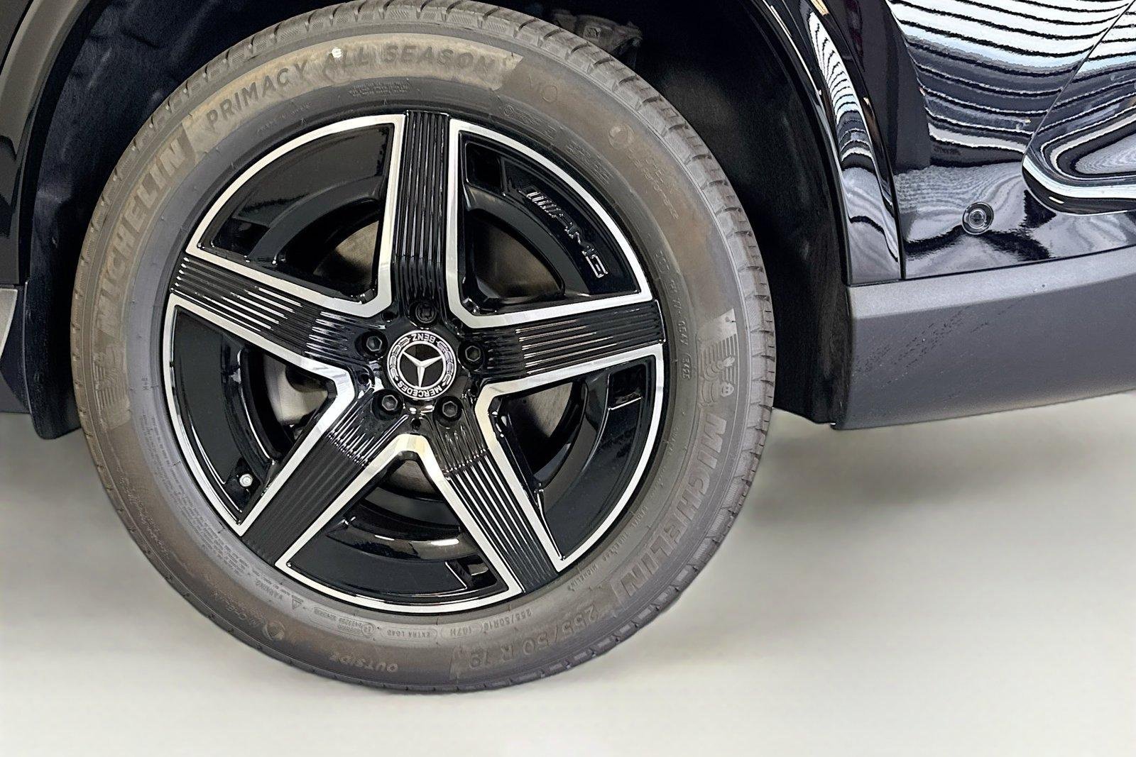 New 2026 Black Mercedes-Benz GLC 300 image 29
